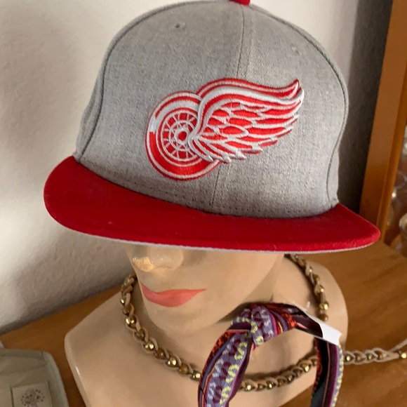 nfl 59fifty Other - NFL red wing hat nwot  size 7